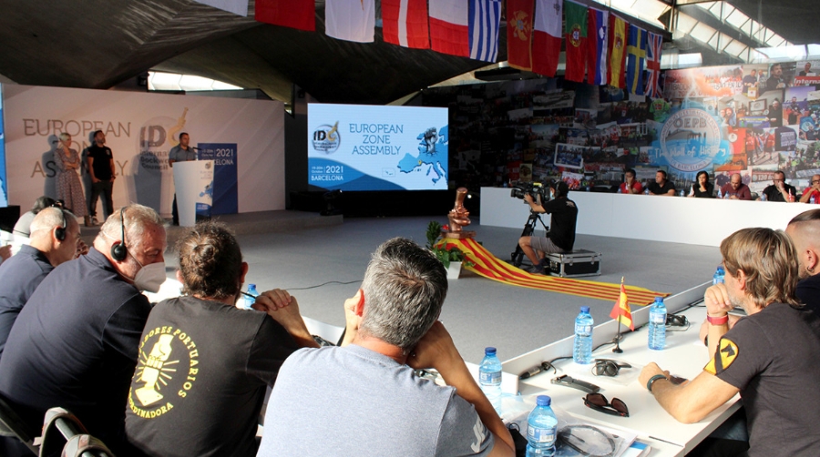 Estibadores de toda Europa debaten en Barcelona el futuro de la estiba