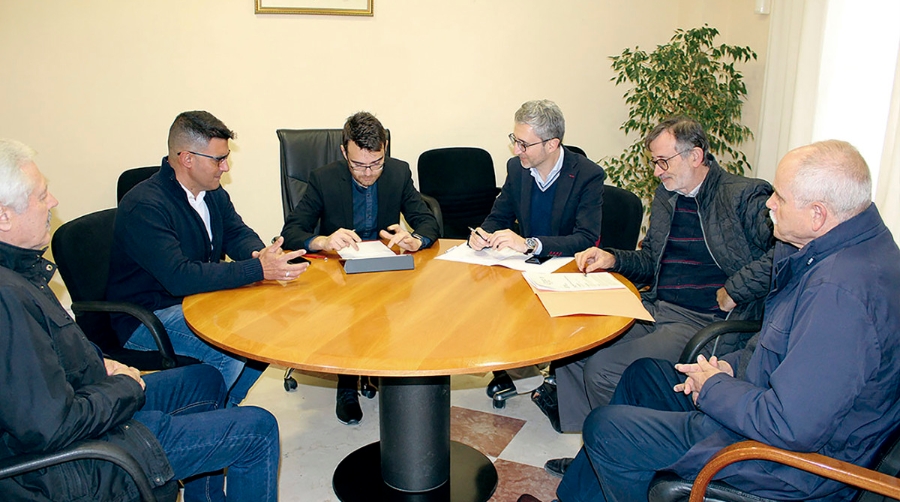 El sector del m&aacute;rmol apoya la candidatura de Novelda para acoger un puerto seco