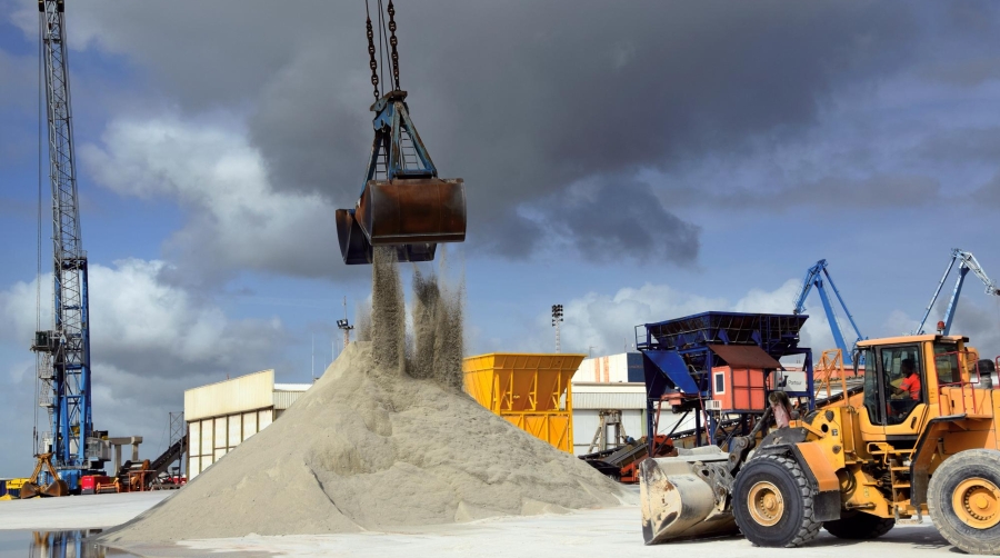 El granel sólido catapulta los tráficos de PortCastelló de enero