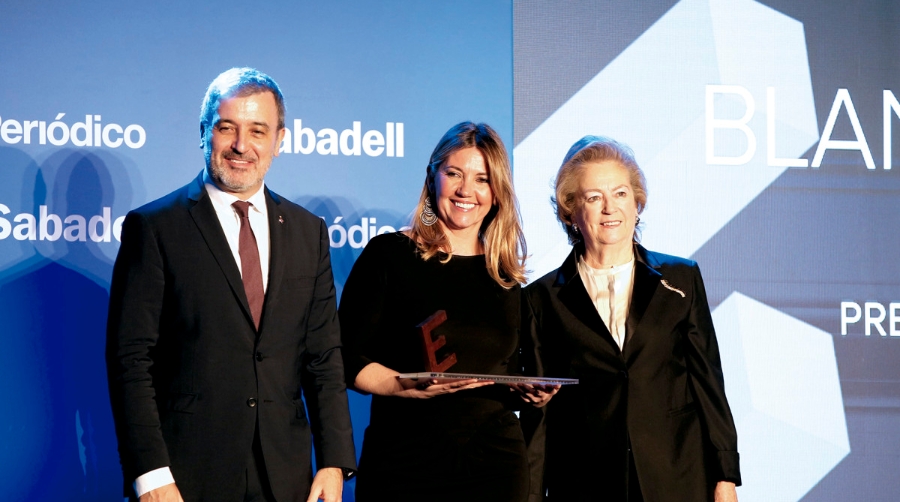 Blanca Sorigu&eacute; recibe el Premio Equipara