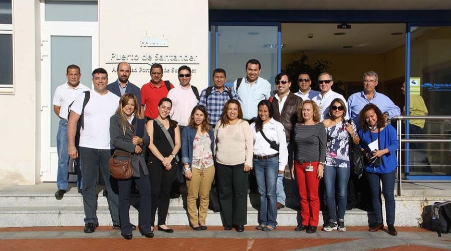 Los alumnos del XIII Curso Iberoamericano, en la AP de Santander