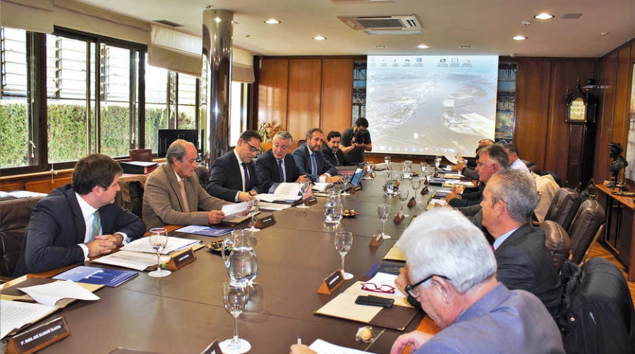 Un momento de la reuni&oacute;n del consejo de administraci&oacute;n de la AP de Huelva, celebrado ayer.