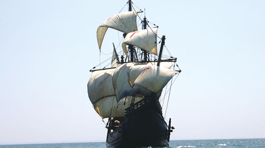 La nao &quot;Victoria&quot; visita el Puerto de Huelva para mostrar la historia de los marineros onubenses