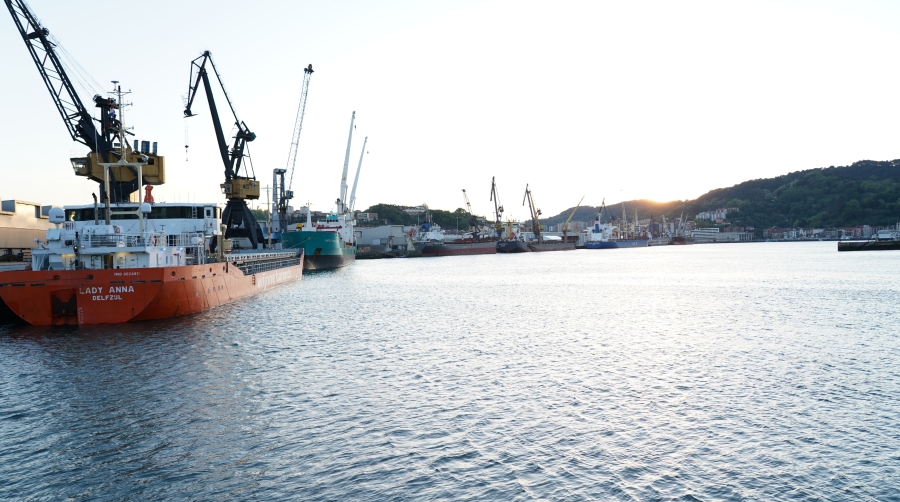 El Puerto de Pasaia avanza en la electrificación de muelles