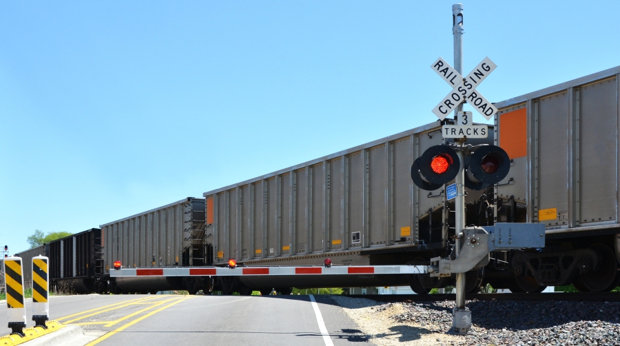 Adif ha adjudicado a Hitachi Rail la adecuación de las instalaciones de señalización y telecomunicaciones del n.uevo acceso ferroviario al Puerto de Sevilla.