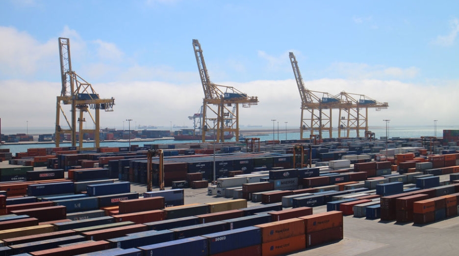 El tr&aacute;fico de contenedores del Puerto de Barcelona crece un 5% hasta julio