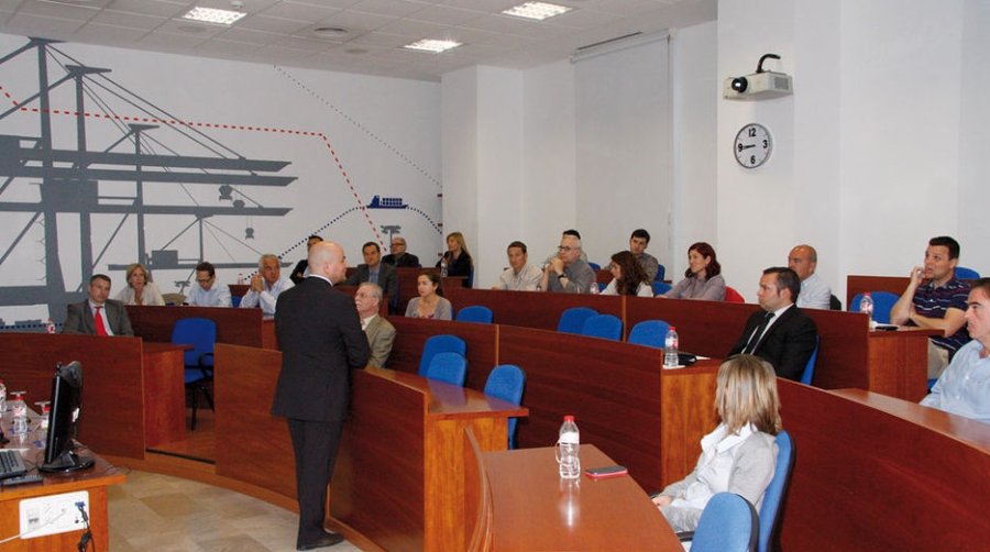 G&oacute;mez-Ferrer: "El crecimiento econ&oacute;mico no est&aacute; re&ntilde;ido con la responsabilidad ambiental"