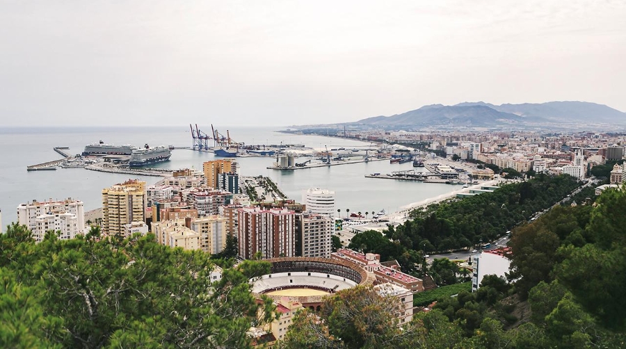 Puerto de Málaga: Rutas comerciales en el arco Mediterráneo y Atlántico