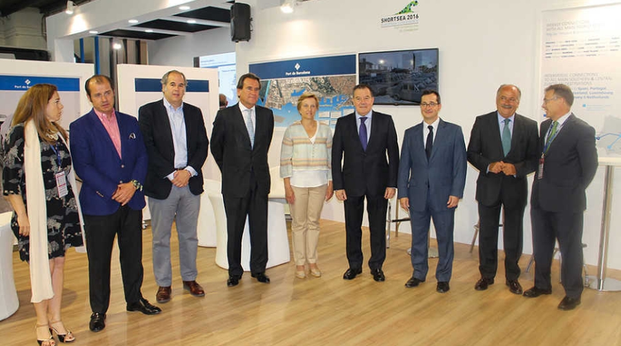 Los Getting Contacts llenan de networking el stand del puerto de Barcelona en el SIL