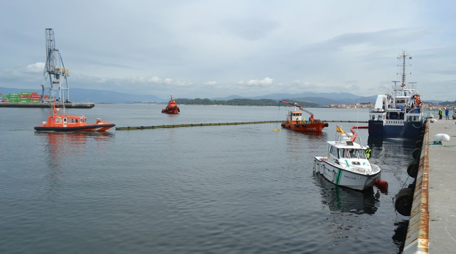 El Puerto de Vilagarc&iacute;a valida sus planes de emergencia con la realizaci&oacute;n de un simulacro