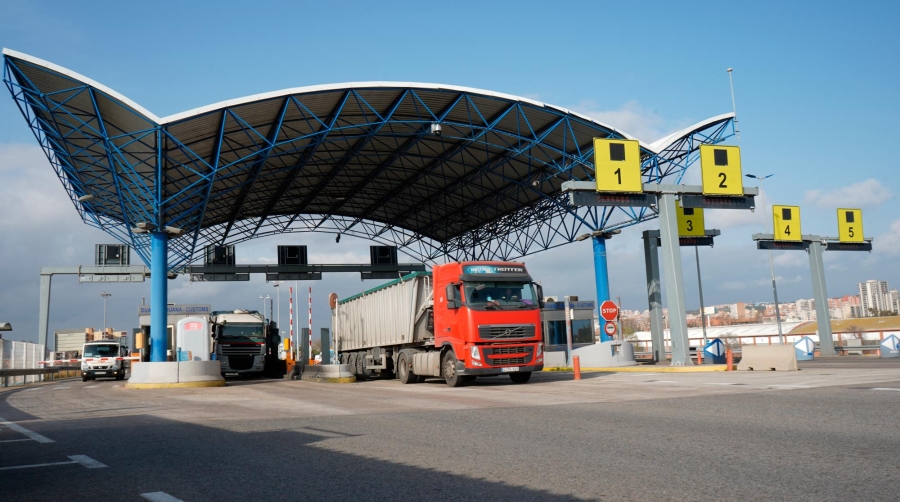Port de Tarragona licita las obras de mejora del pavimento de acceso al Eix Transversal