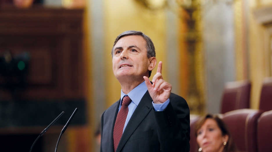 &Aacute;balos refuerza a&uacute;n m&aacute;s el perfil pol&iacute;tico de Fomento con la designaci&oacute;n de Pedro Saura