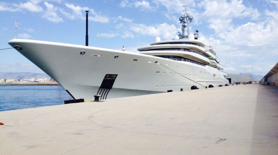 El yate del magnate ruso Roman Abramovich visita el Puerto de Castell&oacute;n