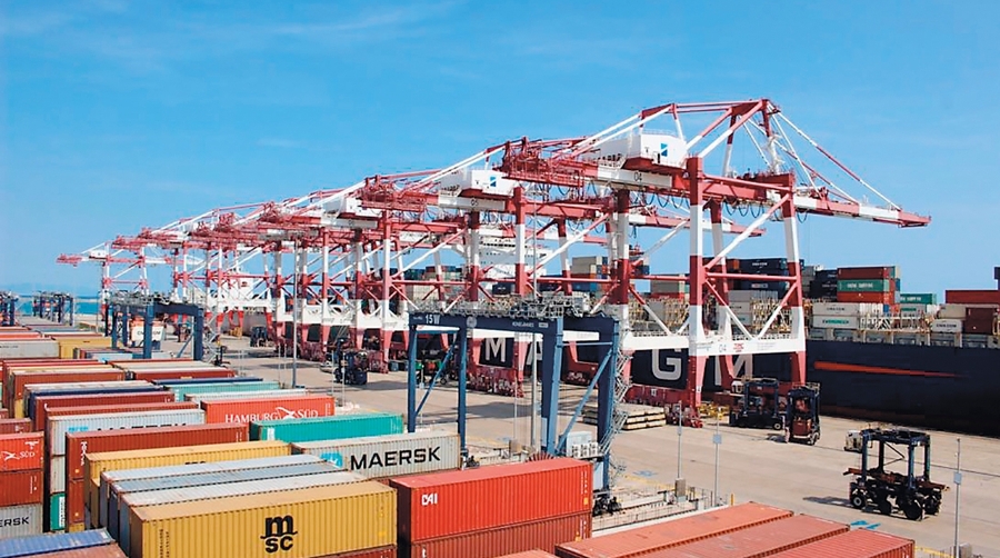 El tráfico de contenedores está muy concentrado en cuatro grandes autoridades portuarias: Valencia, Algeciras, Barcelona y Las Palmas.