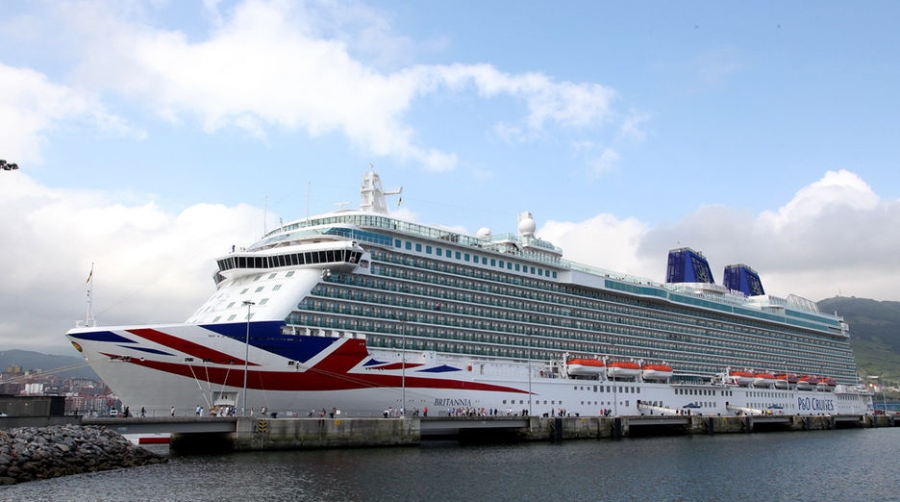 El &quot;Britannia&quot;, el nuevo buque insignia de la flota de cruceros de P&amp;O, hace su primera escala en el Puerto de Bilbao