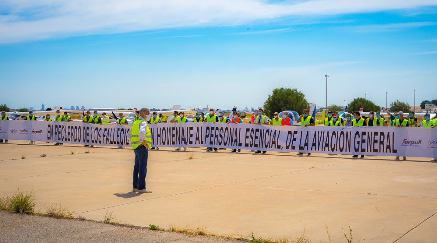 El Aeropuerto de Valencia homenajea a los sectores esenciales durante la pandemia