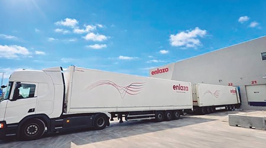 El HUB de Barcelona centraliza los flujos internacionales y actúa como nodo de coordinación para más de 27.000 puntos de entrega, apoyado en una red operativa con más de 100 rutas nacionales y una flota que supera los 1.000 vehículos.