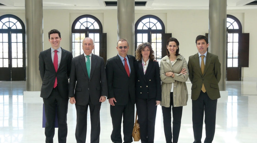 El Embajador en Misi&oacute;n Especial para Asuntos del Mediterr&aacute;neo visita el Puerto de Valencia