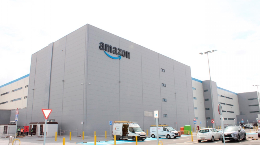 Amazon optimiza su centro robotizado de Illescas para gestionar 550.000 unidades al día