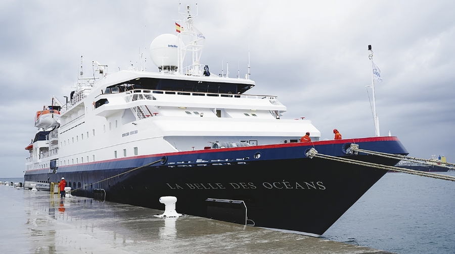 “La Belle des Océans”, de la compañía Croisi Europe, ha llegado a las 13 horas.