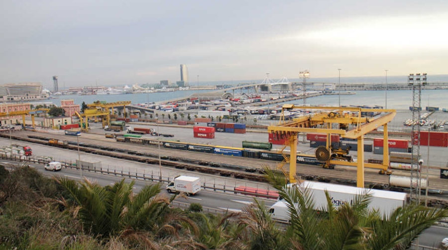 El 90% del tr&aacute;fico mar&iacute;timo del Mediterr&aacute;neo se realiza entre los puertos de la ribera norte