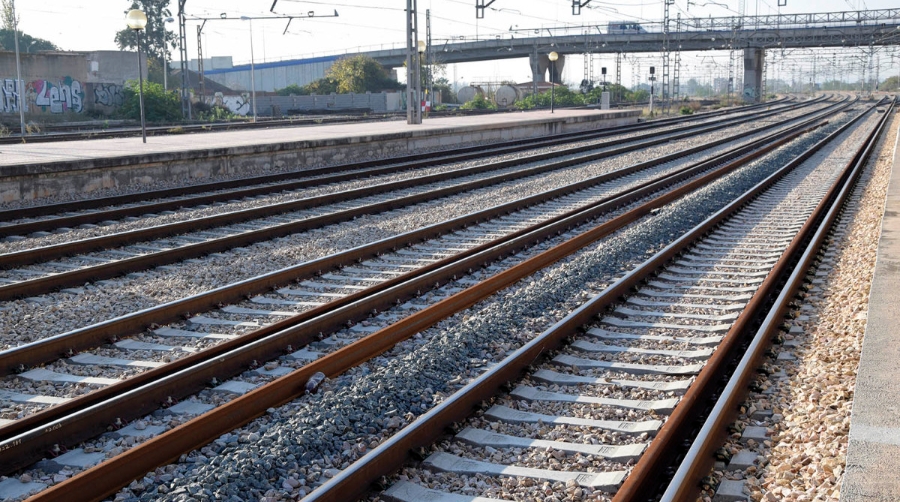 Adif avanza en el proceso de electrificaci&oacute;n de la l&iacute;nea Zaragoza-Teruel-Sagunto