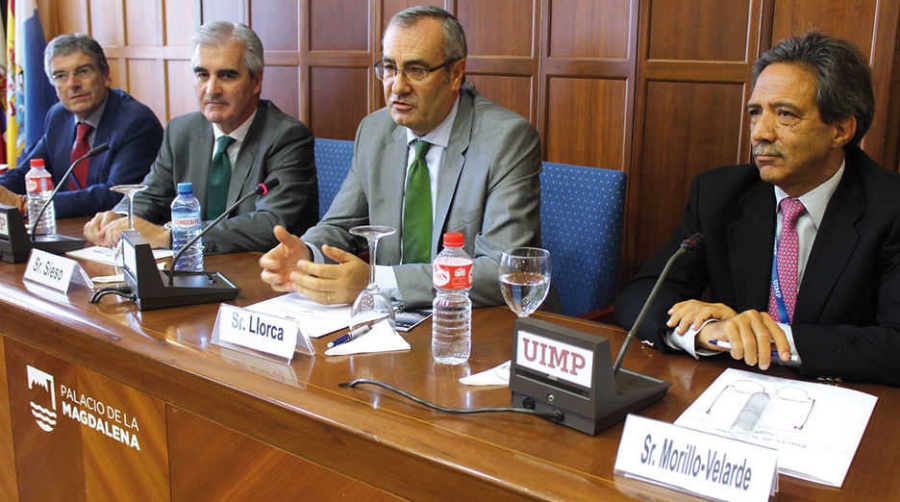 Llorca reclama &quot;m&aacute;xima rigurosidad&quot; ante la &quot;creciente problem&aacute;tica jur&iacute;dica&quot; en los puertos