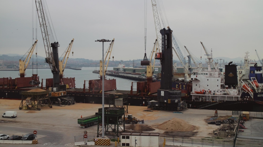 Los graneles sólidos descendieron un 20% en marzo. Foto J.P.