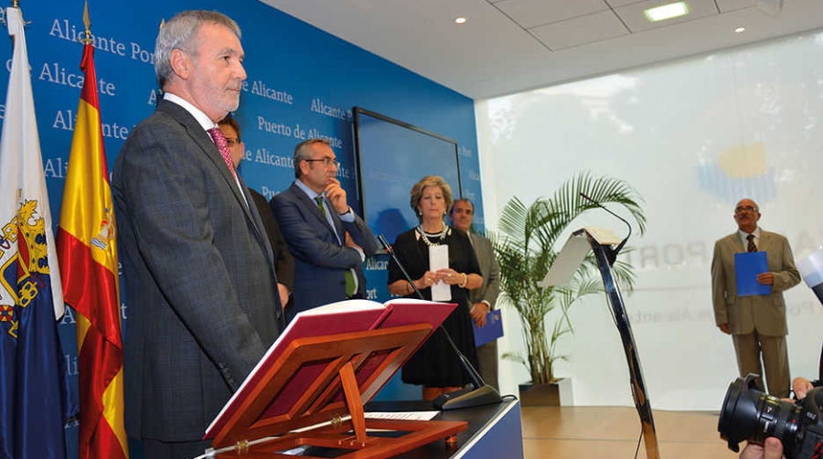 J.A. Gisbert: &quot;Aspiramos a duplicar el volumen de carga en el Puerto de Alicante, lo que no va a ser f&aacute;cil&quot;