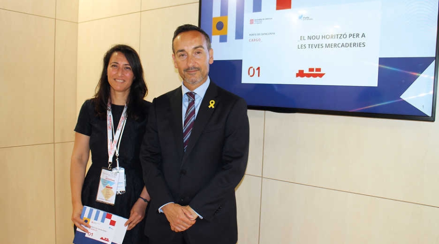 Maria Cano, responsable de cruceros de Ports de la Generalitat, y Joan Pere G&oacute;mez, gerente. Foto E. Garc&iacute;a.