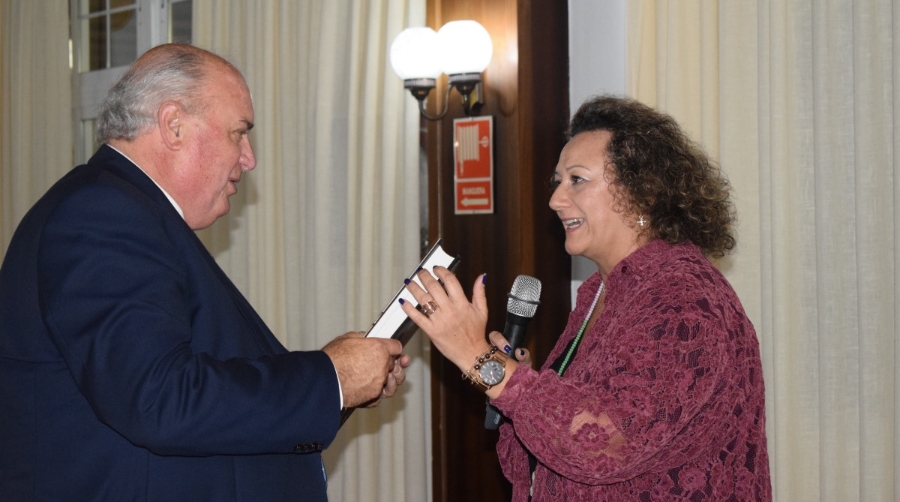La AP de Cartagena recibe el premio de la asociaci&oacute;n "Cartagena siempre"