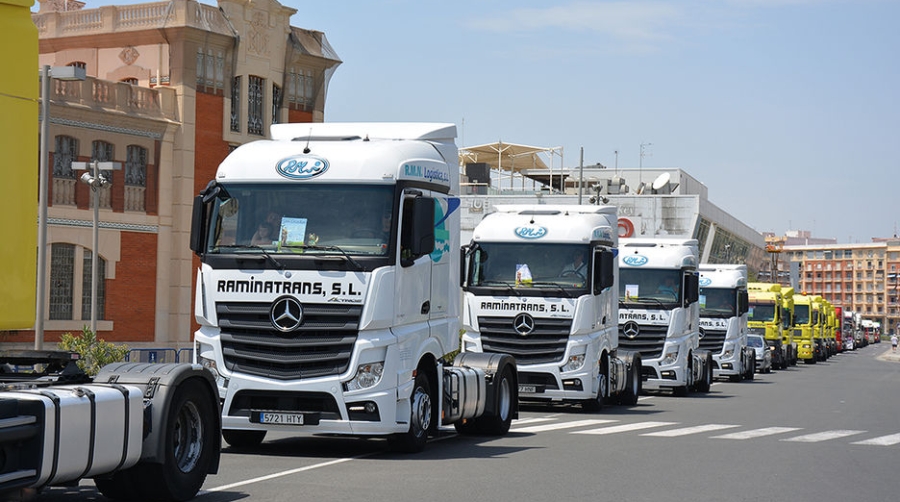 Los transportistas valencianos celebran su d&iacute;a grande y constatan la mejor&iacute;a del sector