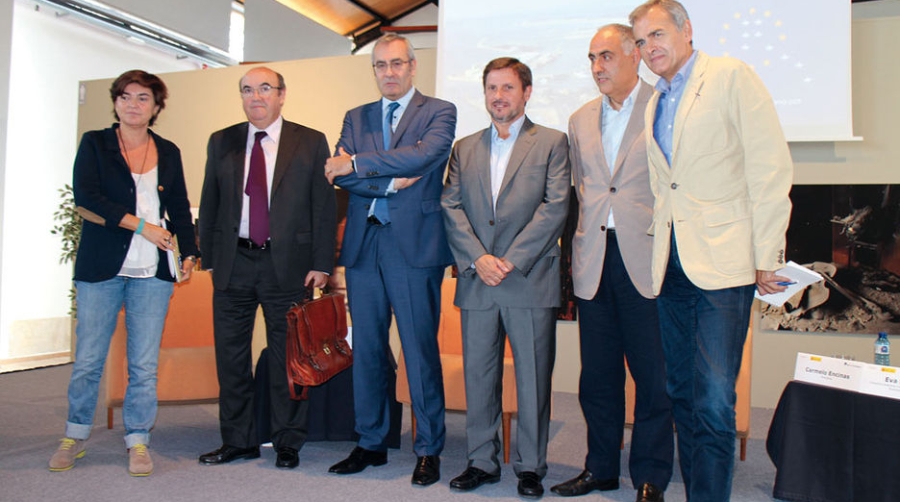 Llorca pide m&aacute;s y mejor labor comunicativa a los puertos para defender la actividad portuaria