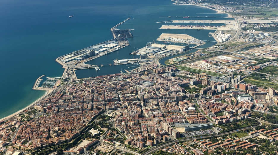El tr&aacute;fico total del Puerto de Tarragona crece un 11,9% hasta el mes de julio