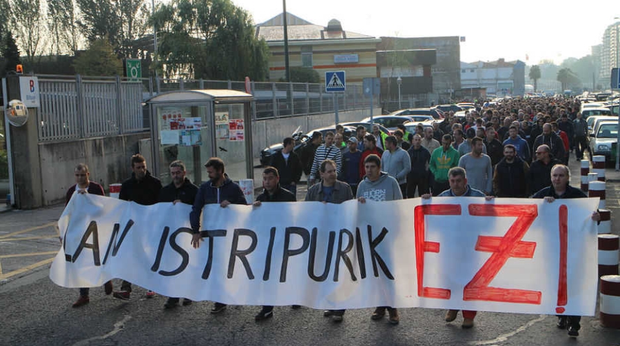 La estiba del Puerto del Bilbao rinde tributo al compa&ntilde;ero fallecido en accidente laboral