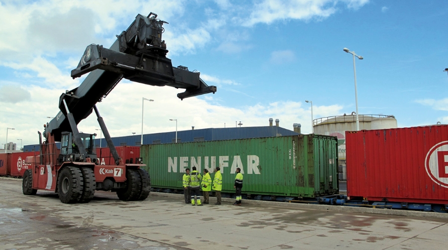 Adif utilizar&aacute; la red ferroviaria del puerto de Alicante durante las obras de la l&iacute;nea Murcia-Chinchilla