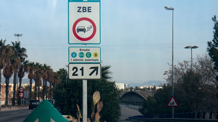 Numerosas asociaciones del sector del transporte de mercanc&iacute;as por carretera llegan a un acuerdo con la Administraci&oacute;n ante la ZBE. Foto Mavi Guirao.