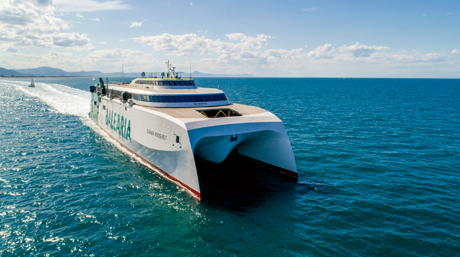 Bale&agrave;ria refuerza su conexi&oacute;n entre D&eacute;nia y Baleares