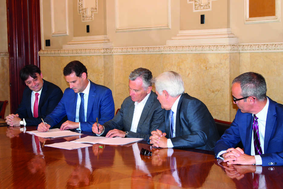 BMN-CajaGranada ofrecer&aacute; servicios especiales a las empresas del puerto