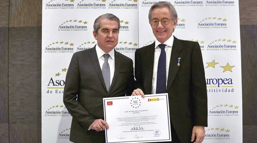 Enrique Patuel, CEO de ABQ, recibi&oacute; la &quot;Medalla de Oro al M&eacute;rito en el Trabajo&quot;.