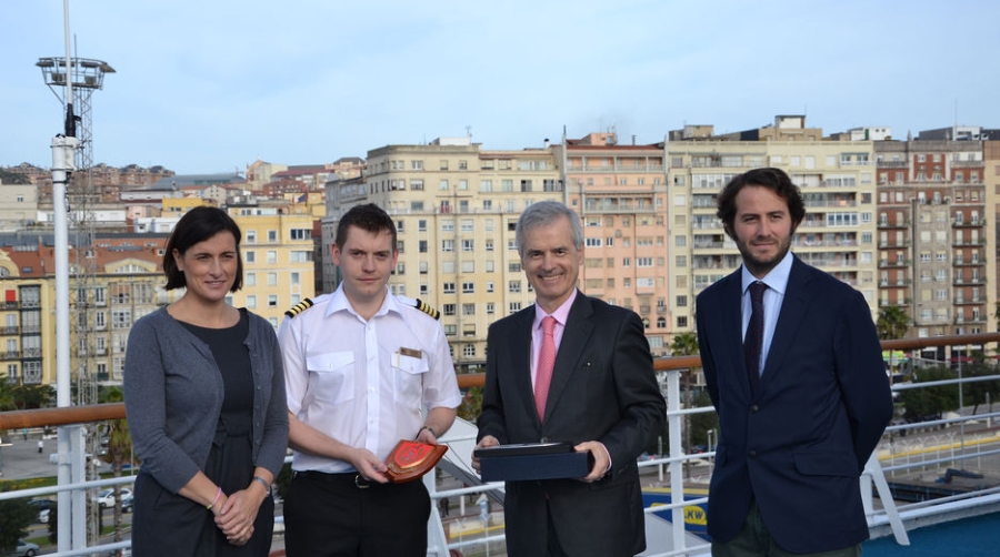 El &quot;Saga Sapphire&quot; despide la temporada de cruceros en Santander en su primera escala en la ciudad&nbsp;
