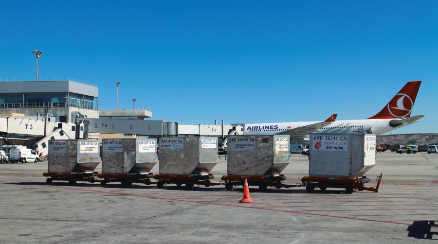 La carga aérea se mantiene en abril por encima de los 100 millones de kilos y crece un 18,5%