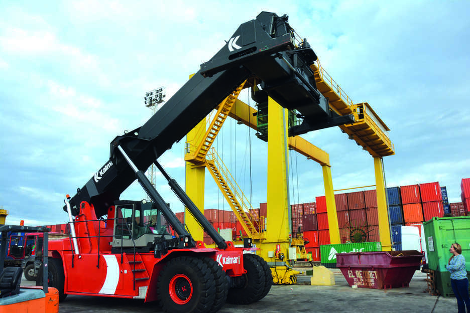 El esp&iacute;ritu ferroportuario de SLISA comienza a operar los centros de Silla y Fuente de San Luis