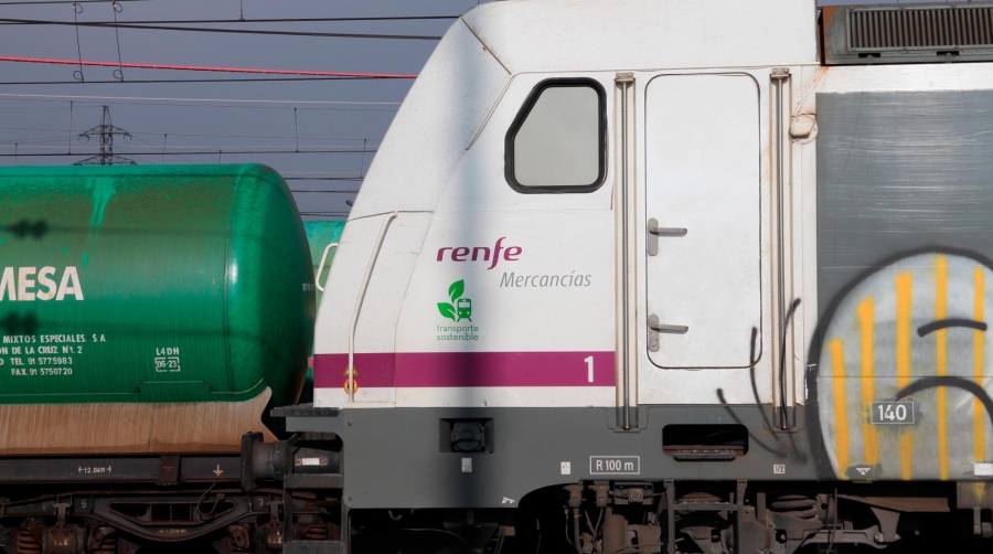 Renfe vira del carbón al cereal y aprueba transformar 90 vagones tolva