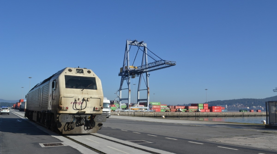 Boluda prepara en el Puerto de Vilagarc&iacute;a la primera operativa ferroviaria hasta Ferrazo