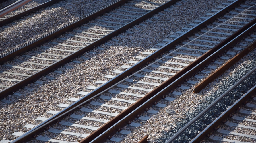 Adif licita el material para el acceso ferroviario al puerto de Sagunto