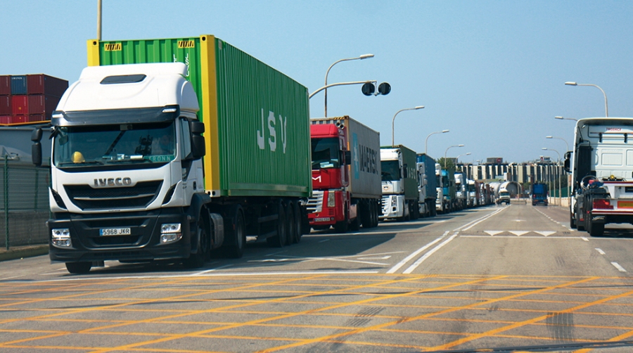 El transporte terrestre reclama al Gobierno el acceso a los EPI&rsquo;s para trabajar con garant&iacute;as