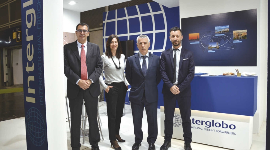 De izquierda a derecha: Jes&uacute;s Gisbert, del departamento comercial; Isabel Rodr&iacute;guez, de Customer Services; Jos&eacute; Fuertes, General Manager; y Toni Escorihuela, director comercial, de Interglobo. Foto Alba Garc&iacute;a.