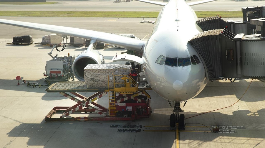 La carga aérea mundial mantiene un moderado crecimiento en septiembre