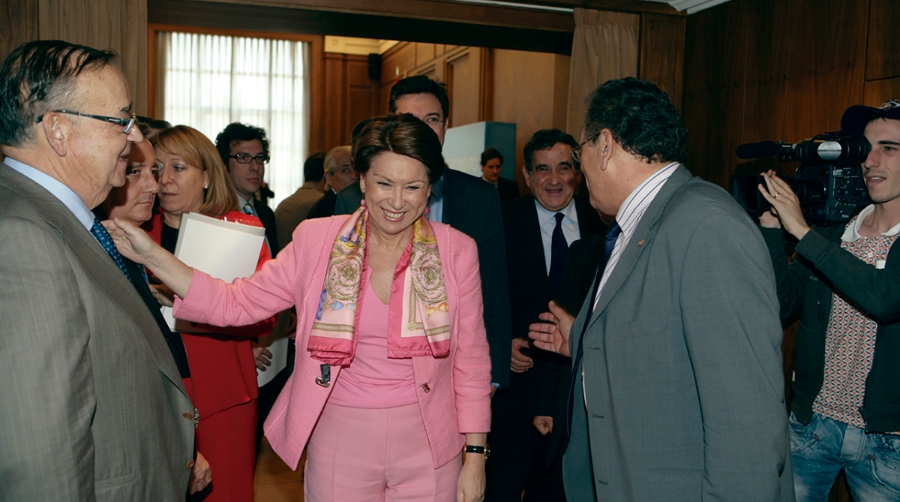 "Ni&ntilde;a, dame una pastilla..."